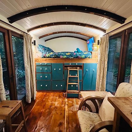 Вилла The Railway Carriage - Blue Glasbury Экстерьер фото