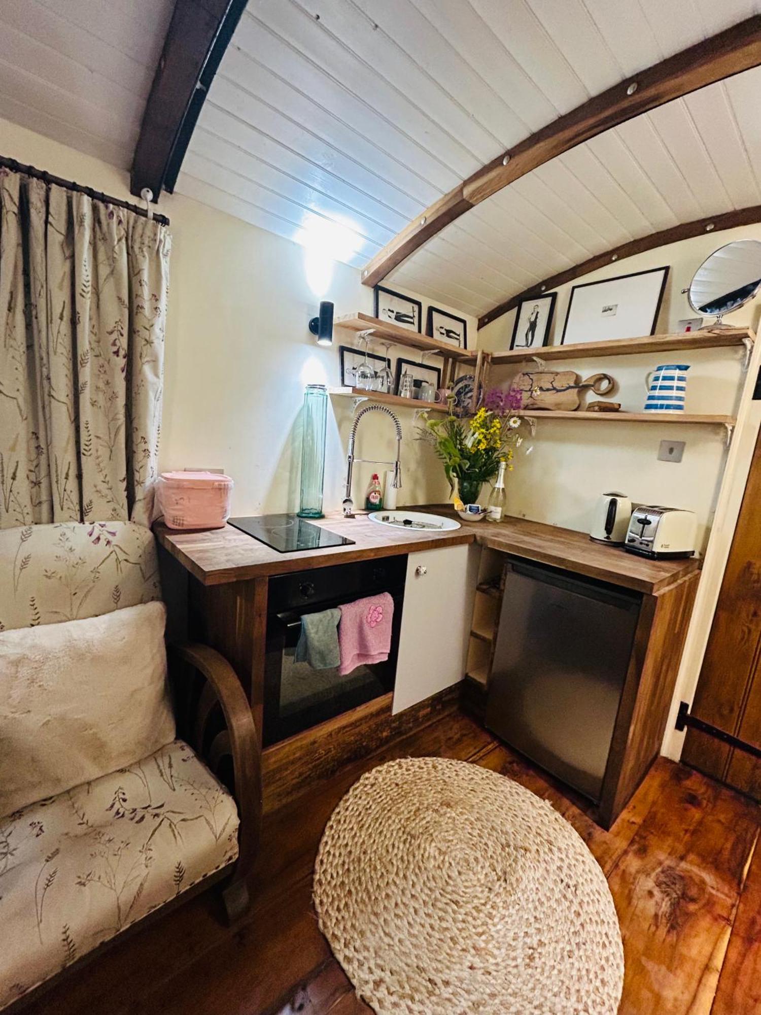 Вилла The Railway Carriage - Blue Glasbury Экстерьер фото