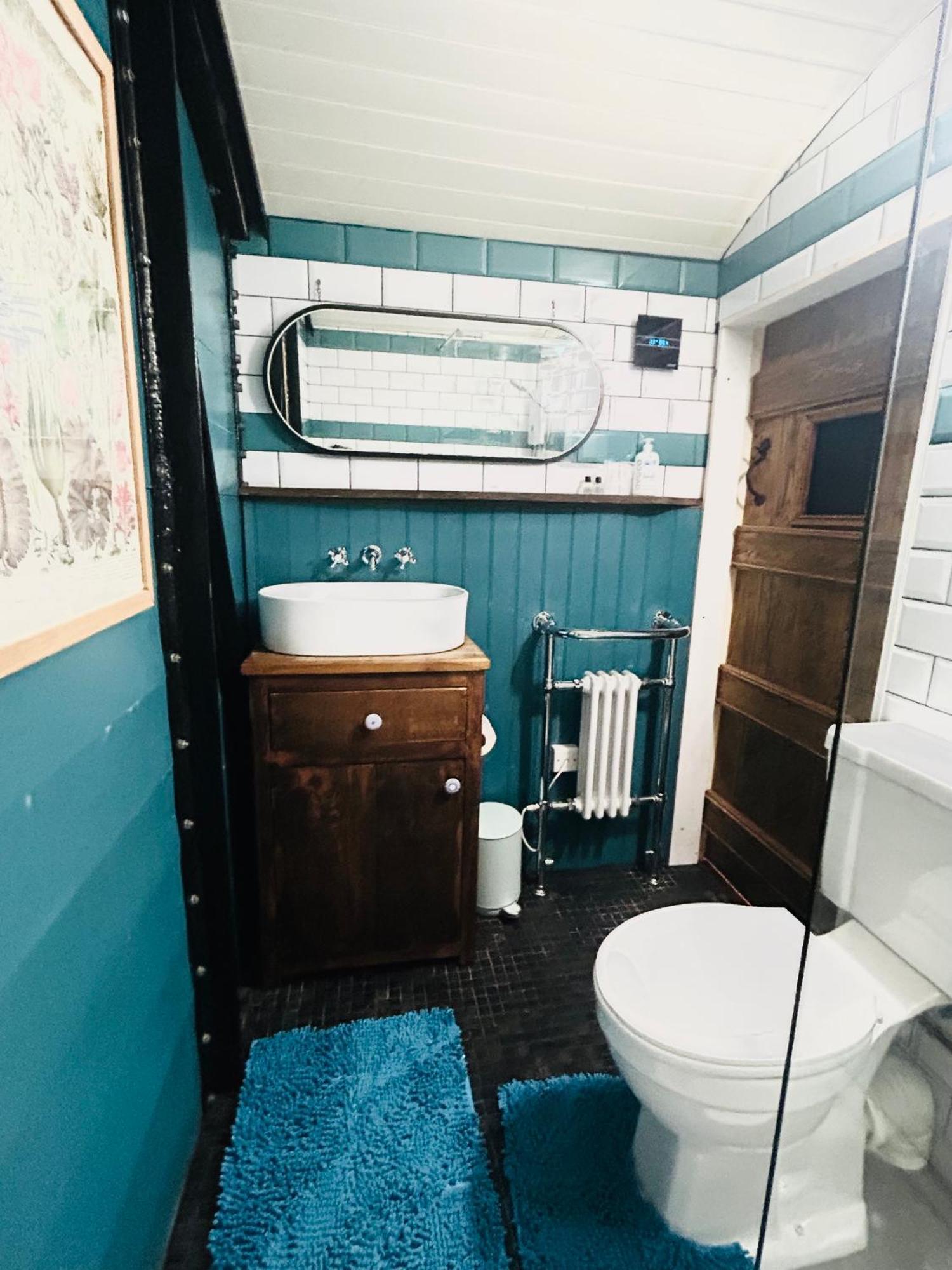 Вилла The Railway Carriage - Blue Glasbury Экстерьер фото