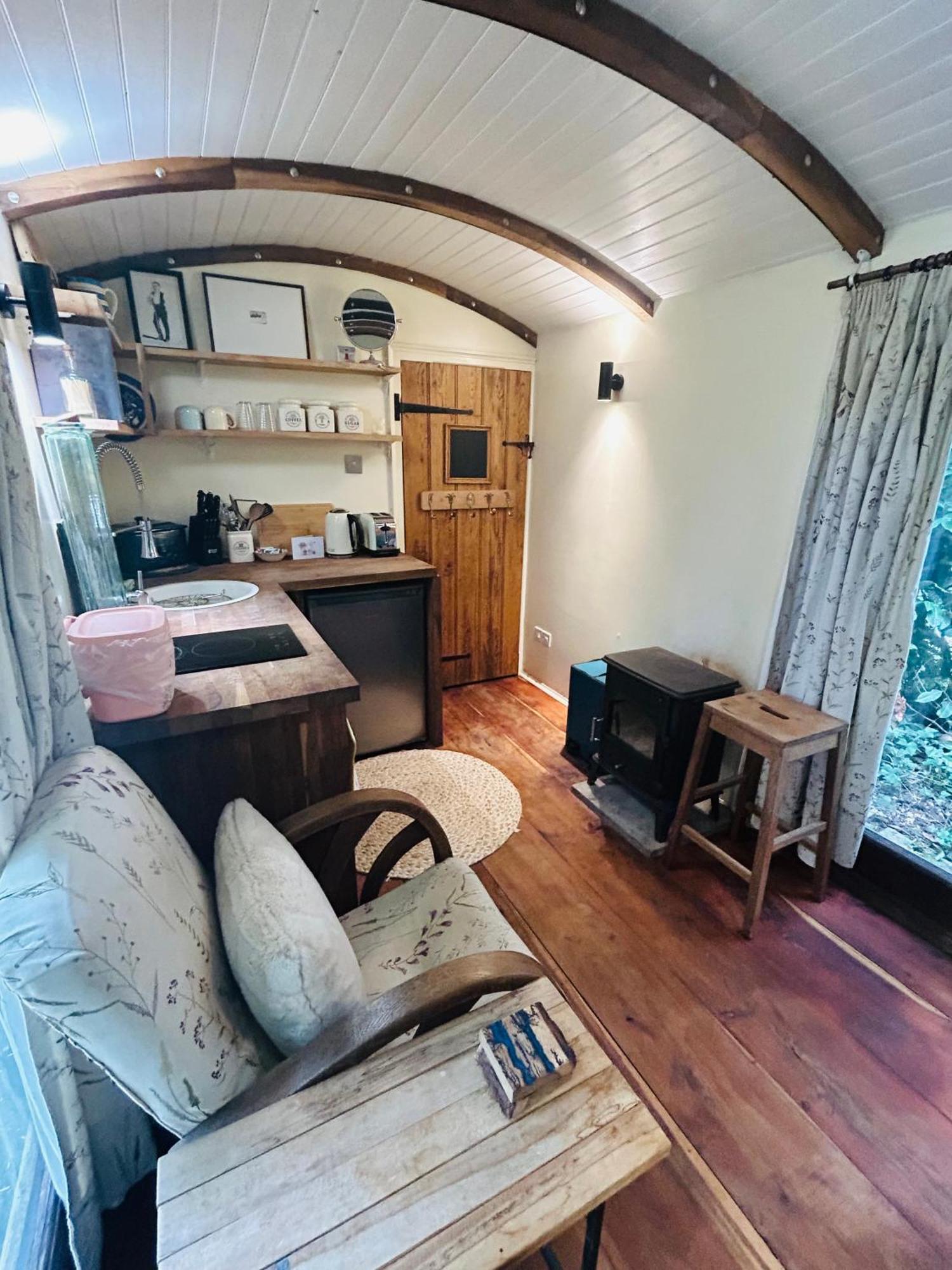 Вилла The Railway Carriage - Blue Glasbury Экстерьер фото