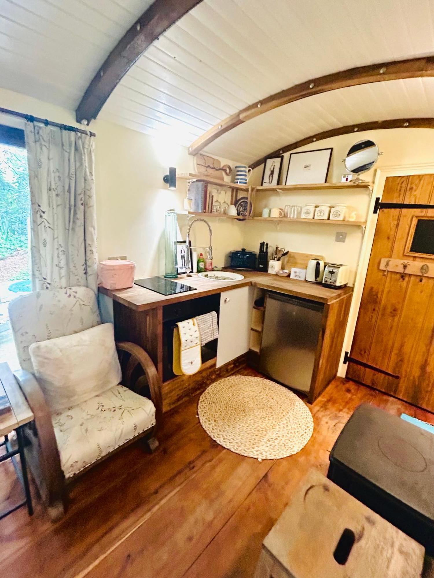 Вилла The Railway Carriage - Blue Glasbury Экстерьер фото